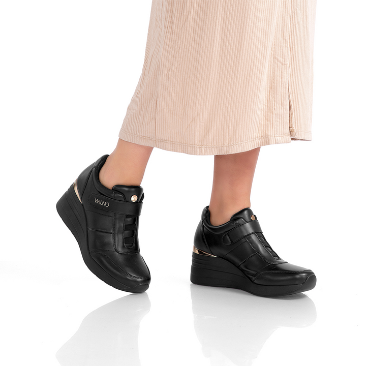 Zapatilla Via Uno H21583 Negro Cuña 6 cm