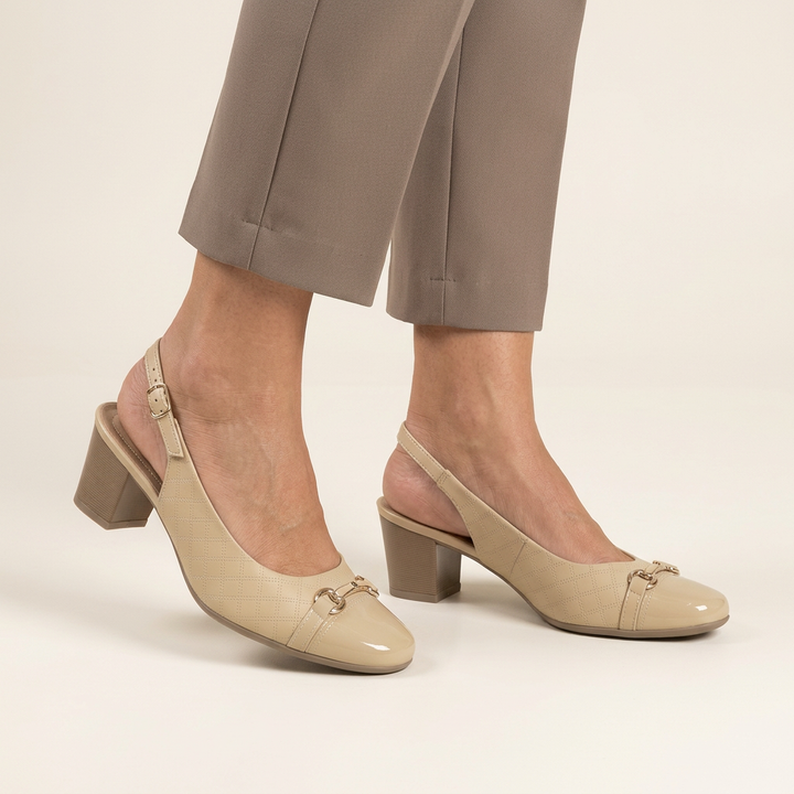 Acercamiento del Piccadilly 110189 beige