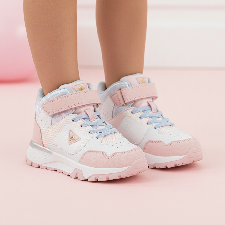 Detalle de pies con Barbie AR1329 Rosado