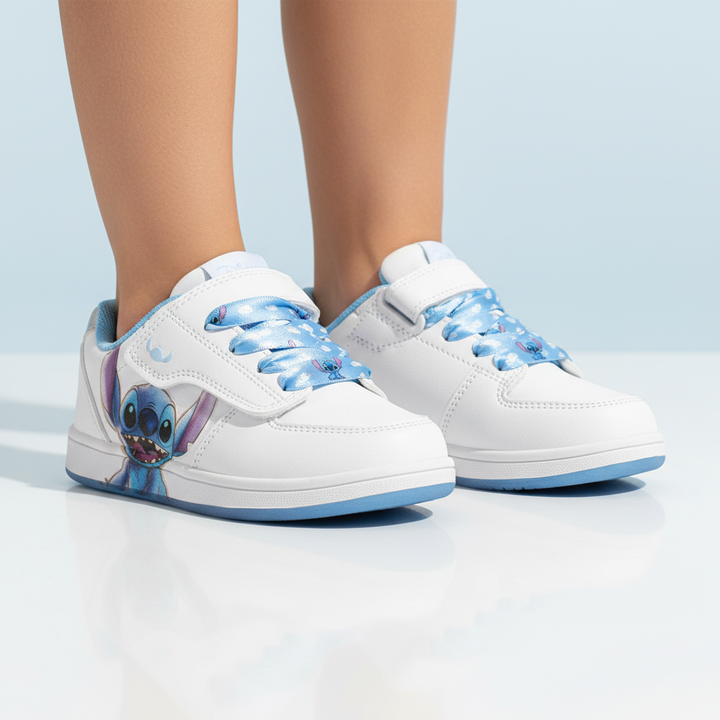 Detalle de pies con Stitch STC035