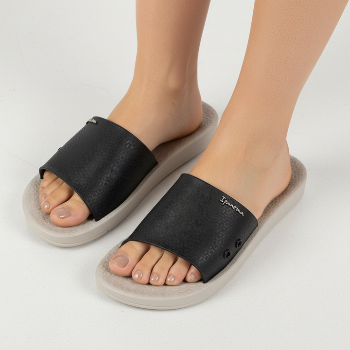 Diagonal overhead pies Sandalia Ipanema IPM79 Negro
