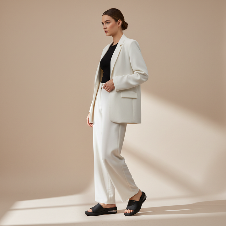 Modelo completo con sandalia Piccadilly Negro