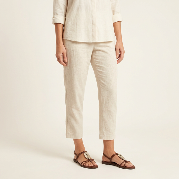 Modelo de cuerpo completo con sandalias Canela
