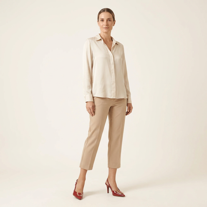 Modelo de cuerpo completo con zapatos Via Marte carmín